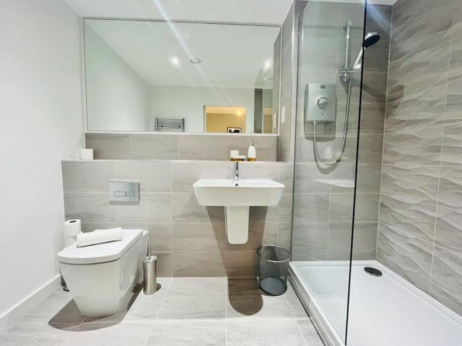 Lovely Studio Apartment With Free Parking Included! Manchester Exteriér fotografie